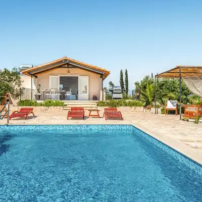 Lovely Home In Sutivan