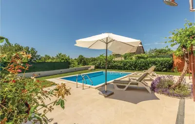 Bazen u objektu Holiday Home Kresevo 23 ili u blizini
