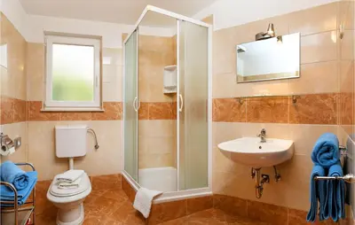Kupaonica u objektu Beautiful Apartment In Baska Voda