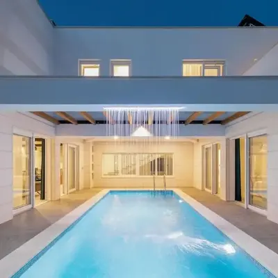 Villa Symphony