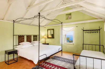 Krevet ili kreveti u jedinici u objektu Outstanding Hvar Villa 4 Bedrooms Villa Dvori Pogled Tennis Court