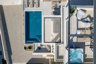 Tlocrt objekta Luxury 5-bedroom villa Princess Korina with heated pool, pool table, sauna, a hot-tub
