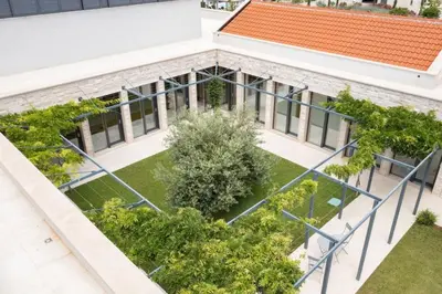 Vrt u objektu Luxury Villa Bracchia Magic Retreat II with large heated pool & wellness on Brač