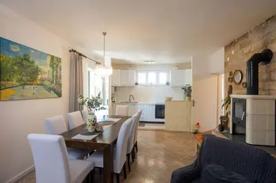 Kuhinja ili čajna kuhinja u objektu Apartment Gina near the sea