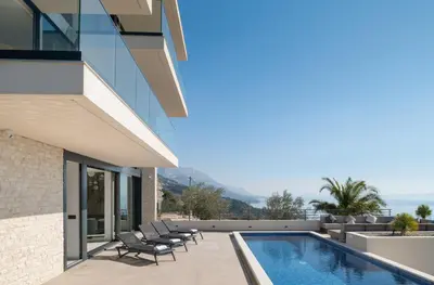 Bazen u objektu Luxury Villa Hedonia ili u blizini