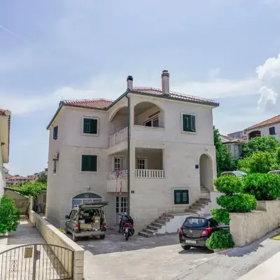 Apartments by the sea Postira