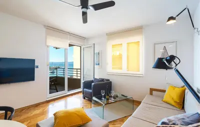 TV i/ili zabavni centar u objektu 3 Bedroom Nice Apartment In Omis