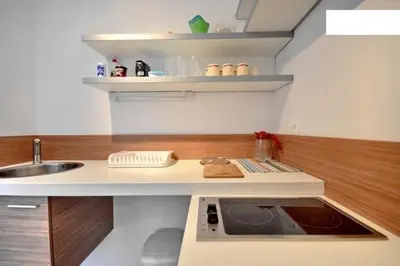 Kuhinja ili čajna kuhinja u objektu DugoToploLjeto Apartmani Baska Voda