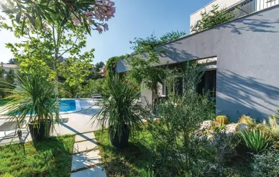 Vrt u objektu Villa Beganovic with private heated pool