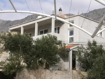 Pogled na planine ili pogled na planine iz apartmana