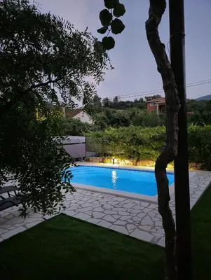Bazen u objektu Apartment Dawn- cozy apartment with private pool near Omiš ili u blizini
