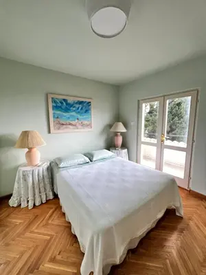 Krevet ili kreveti u jedinici u objektu Great 4-bedroom villa w heated eco pool
