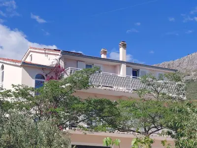 Pogled na planine ili pogled na planine iz apartmana