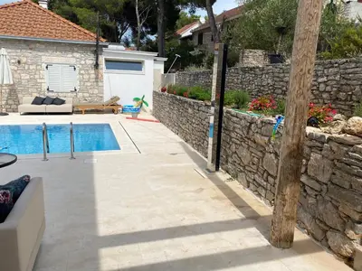 Bazen u objektu Villa Marumare ili u blizini