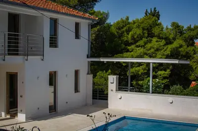 Bazen u objektu Villa Marumare ili u blizini