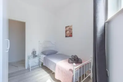 Krevet ili kreveti u jedinici u objektu Bright & Modern 2BD apartment in Stobreč, Free Parking