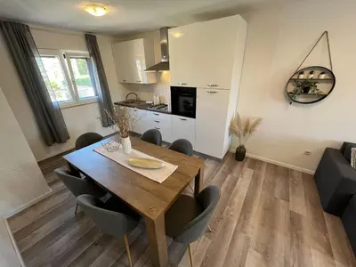 Kuhinja ili čajna kuhinja u objektu Holiday Home Kristin