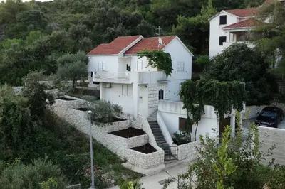 Zgrada u kojoj se nalazi apartman