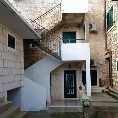 Apartments by the sea Povlja