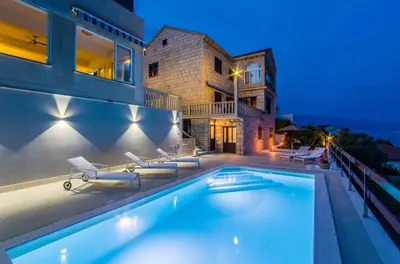 Bazen u objektu Family-friendly apartments with swimming pool Selca, Brac - 22810 ili u blizini