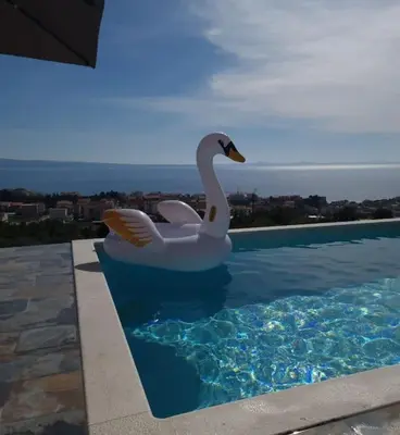 Bazen u objektu Home Nikola ili u blizini