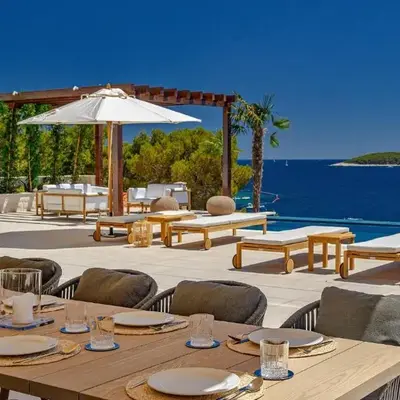 Villa Crystalsea 1 infinity heatedpool in Hvar