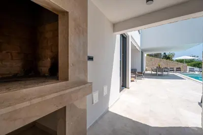Bazen u objektu Luxury Omis Villa Sunset Paradise 5 Bedrooms Breathtaking Views ili u blizini