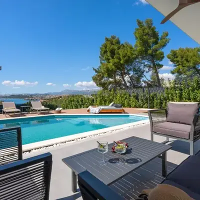 Stylish 5-bedroom villa Aride with pool