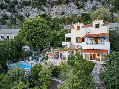 Bazen u objektu Holiday Home Monti Mare ili u blizini