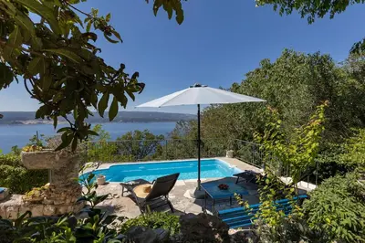 Bazen u objektu Holiday Home Monti Mare ili u blizini