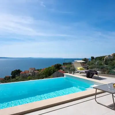 Three-bedroom Villa Sunshine with a heated pool