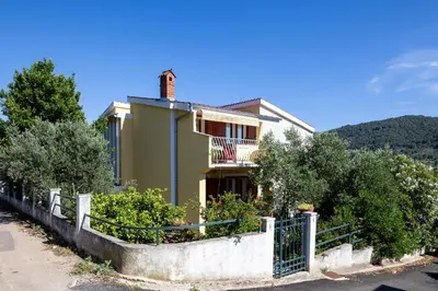 Pogled na planine ili pogled na planine iz apartmana