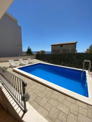 Bazen u objektu Apartment Ana ili u blizini