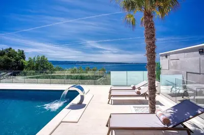 Bazen u objektu Villa Magic View Split with pool ili u blizini