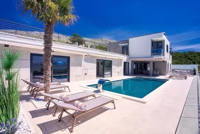 Bazen u objektu Villa Magic View Split with pool ili u blizini