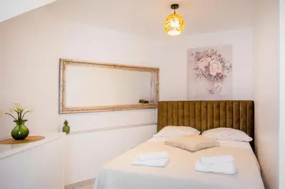 Krevet ili kreveti u jedinici u objektu Apartment Kala Two bedroom- with Terrace