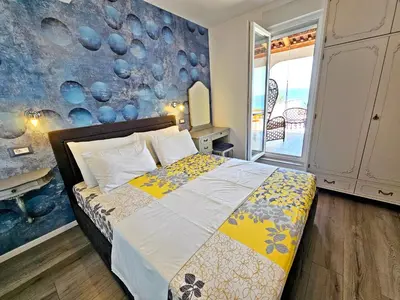 Krevet ili kreveti u jedinici u objektu Apartments by the sea Krilo Jesenice, Omis - 23043
