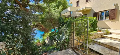 Vrt u objektu Beach Front Villa, Garden, Quiet Bay, Boat Mooring - Villa Bleu Mer