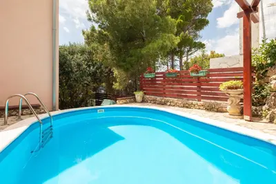Bazen u objektu Villa Eden - Private Beachfront House with Pool ili u blizini