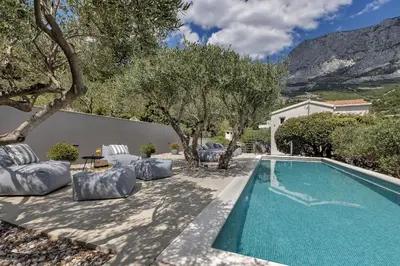 Bazen u objektu Villa Natura - Makarska Exklusiv ili u blizini