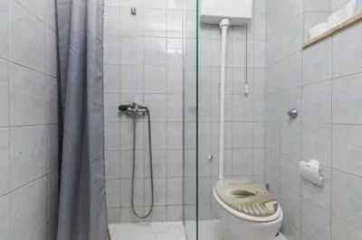 Kupaonica u objektu Family-friendly apartments with swimming pool Brela, Makarska - 22910