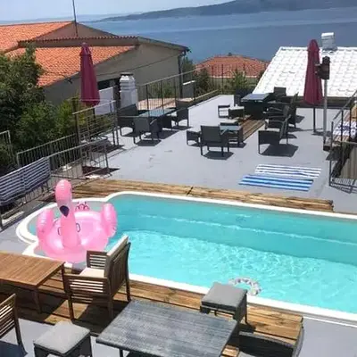 Family-friendly apartments with swimming pool Brela