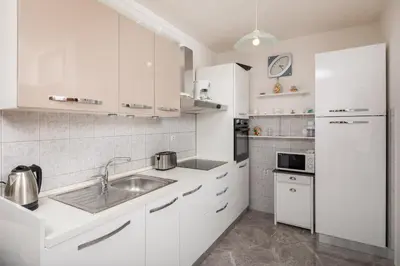 Kuhinja ili čajna kuhinja u objektu Urban Harmony