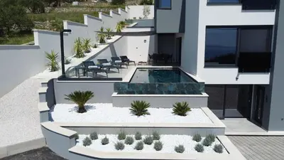 Bazen u objektu Spectacular villa X with heated pool overlooking Split and sea ili u blizini