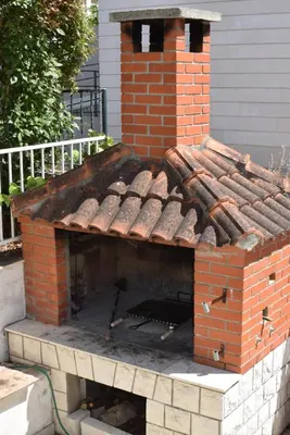 Oprema za roštilj dostupna gostima apartmana