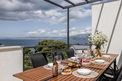 Tlocrt objekta Apartments with parking spaces Splitska, Brac - 23168
