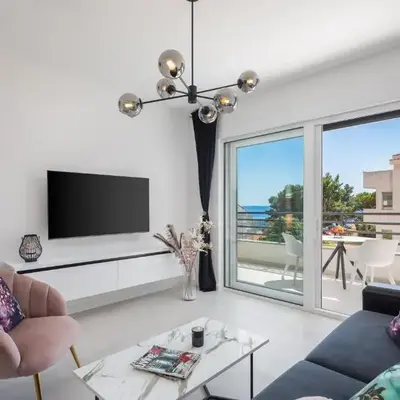 Luxury apartment Edvina with private parking