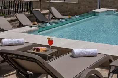 Bazen u objektu Villa Olea Prestige ili u blizini