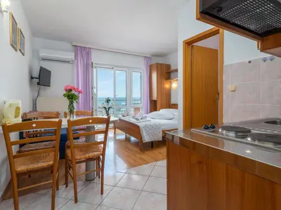 Kuhinja ili čajna kuhinja u objektu Studio Jerkan 12 by Interhome