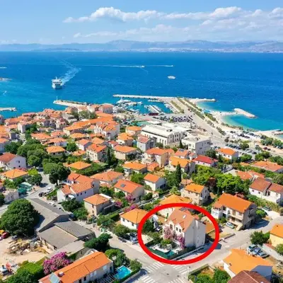 Family-friendly apartments with swimming pool Supetar